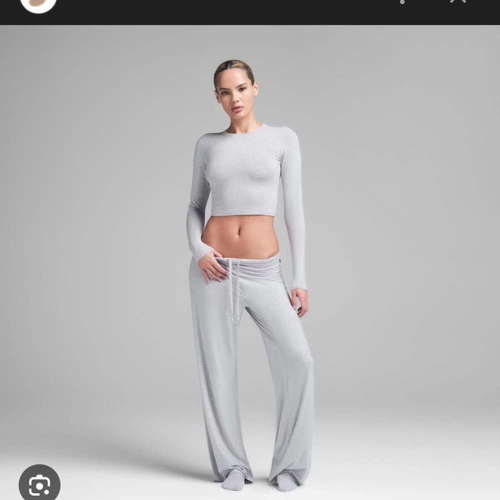 SKIMS sleep super Crop long sleeve color light Heather grey size small NWT